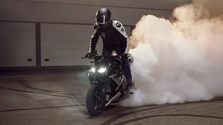 2025 BMW M 1000 in Temecula, CA